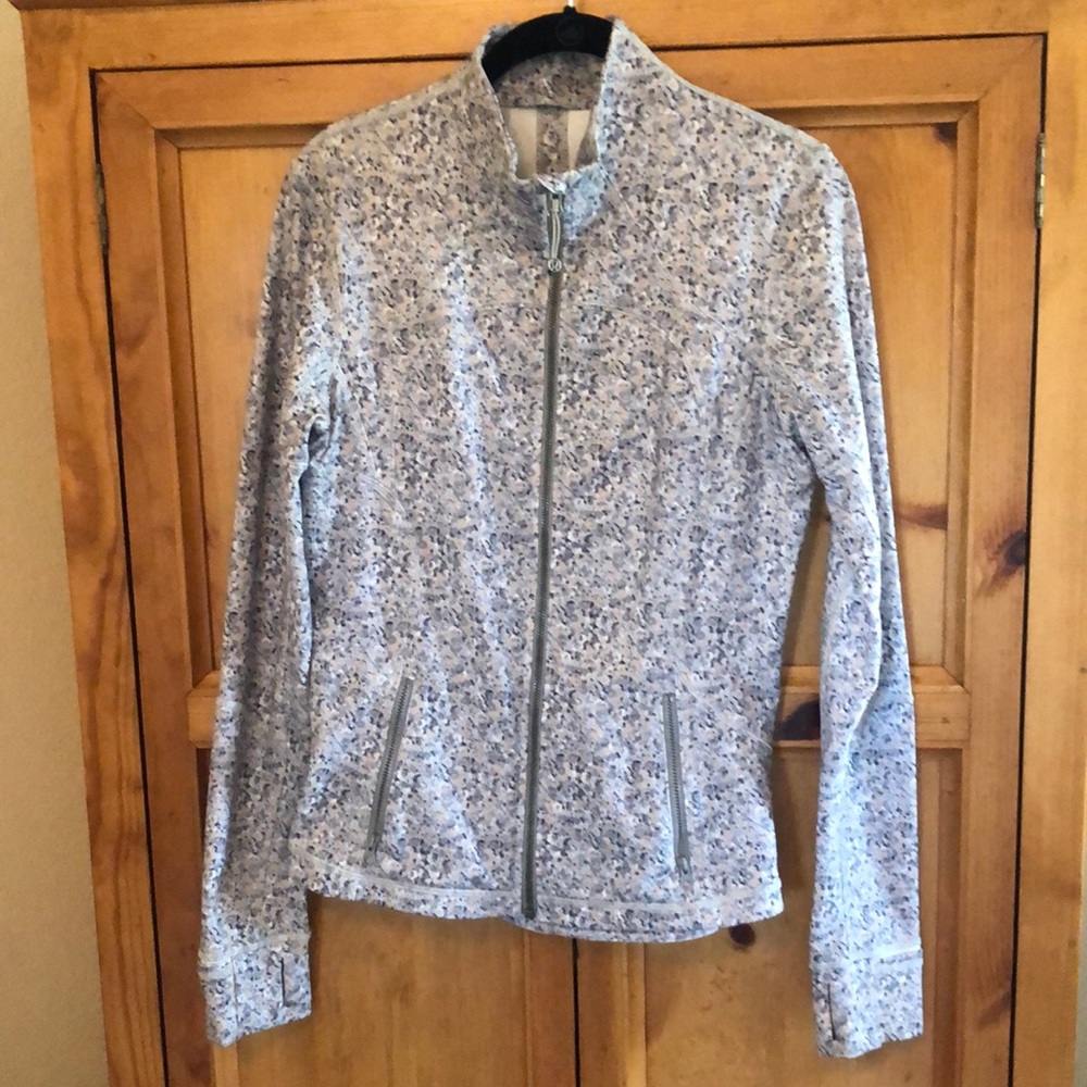 Lululemon woman’s jacket